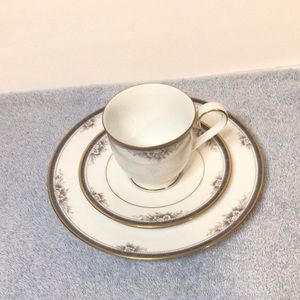 Set of Noritake Japanese china Ontario pattern